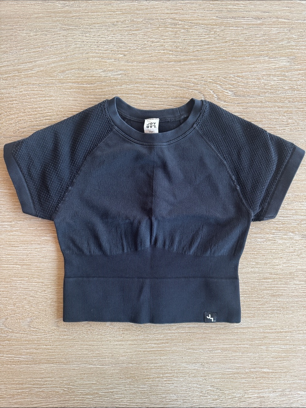 JoyLab Black Short Sleeve Cropped Seamless Top